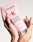 mise en scene après shampoing Fondant Renforçateur Genesis Kérastase