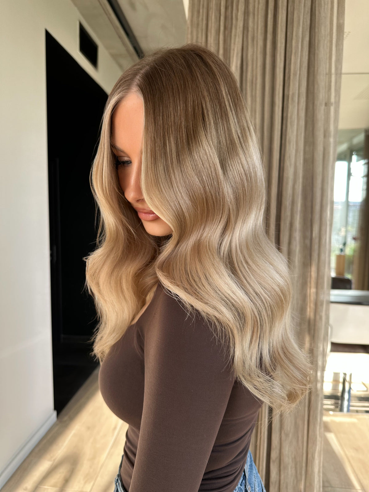 Le balayage californien: La technique tendance pour un look ensoleillé