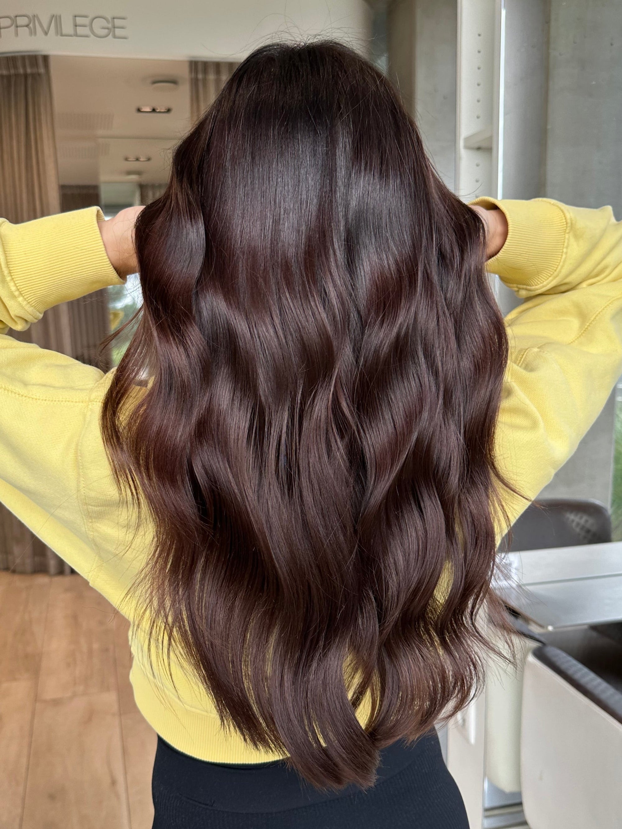 Coloration ou balayage: comment choisir la meilleure technique selon vos envies