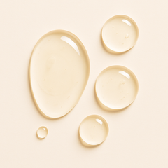 Geste 3 – Texturiser & Protéger : Sérums et soins de finition