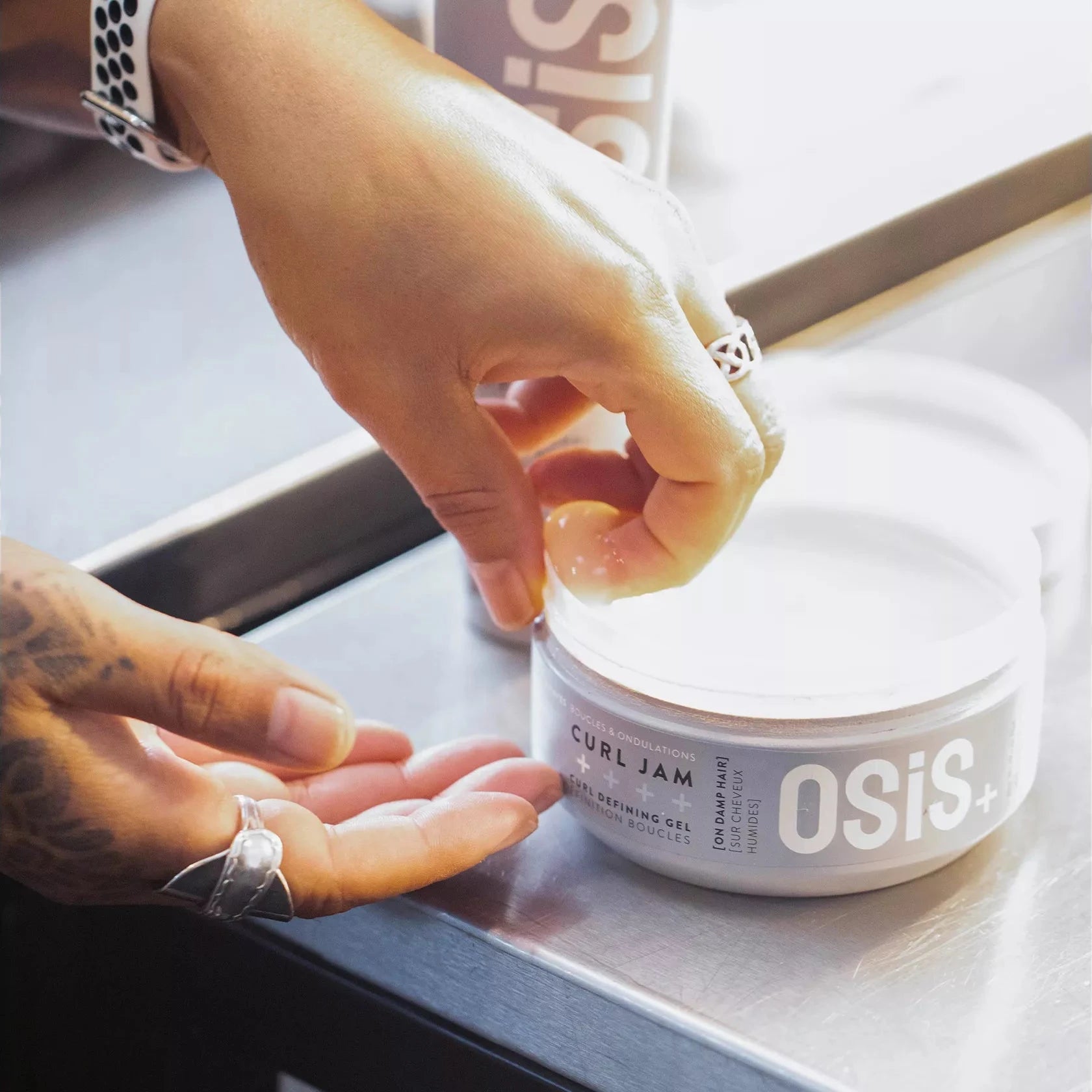 mise en scene Curl Jam  Osis + Schwarzkopf