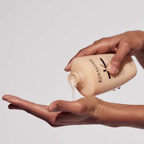 mise en scene shampoing Bain Hydratation Douceur Curl Manifesto Kérastase