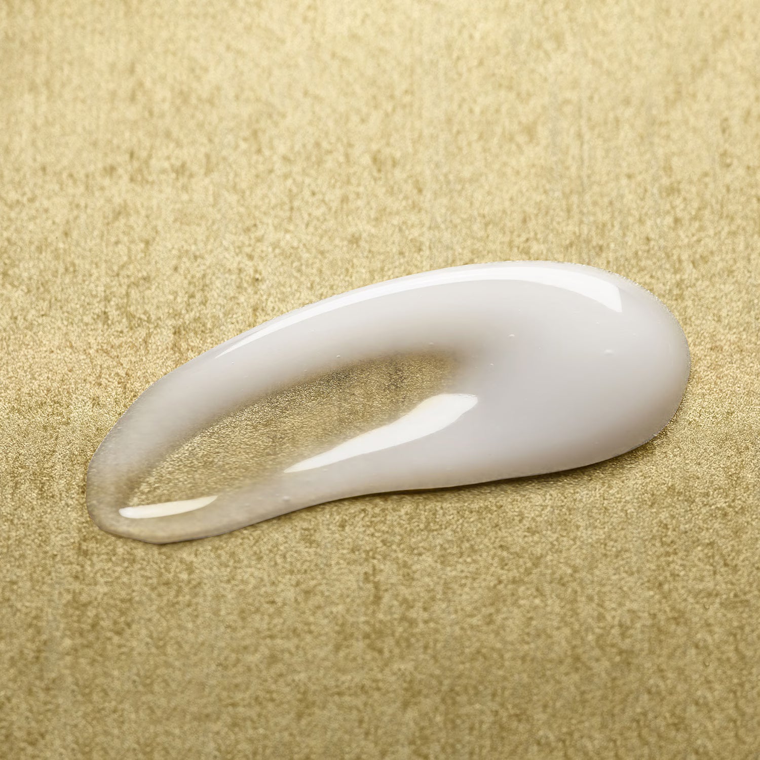 Texture et couleur Sérum Ultimate-Reset Shu-Uemura
