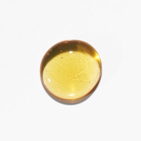 Texture et couleur huile Sublime Repair Curl Manifesto Kérastase