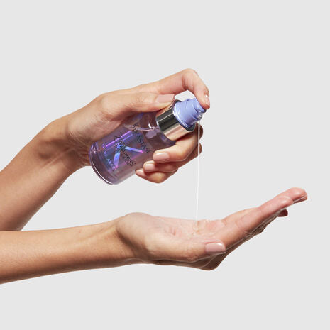 Sérum 2% acide hyaluronique  Blond Absolu Kérastase– vue trois quart du produit